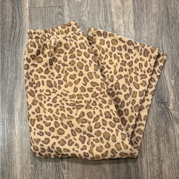 Comfrt Minimalist Straight Leg Sweatpant, brown leopard - Picture 4 of 6